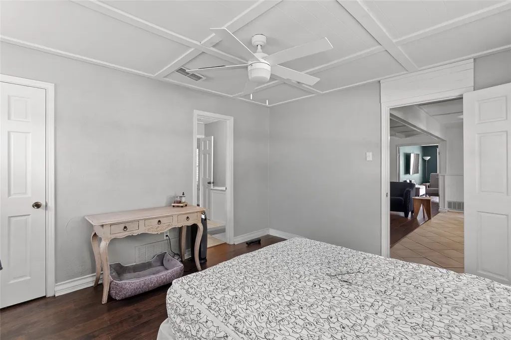2900 Bedfordshire Bedford TX 76021