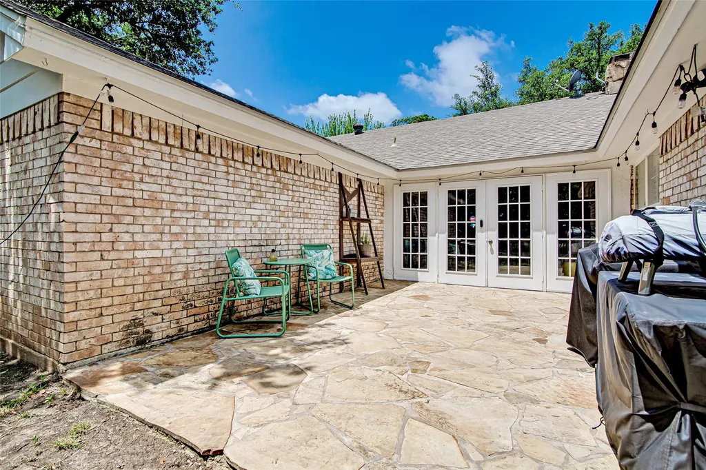 2900 Bedfordshire Bedford TX 76021