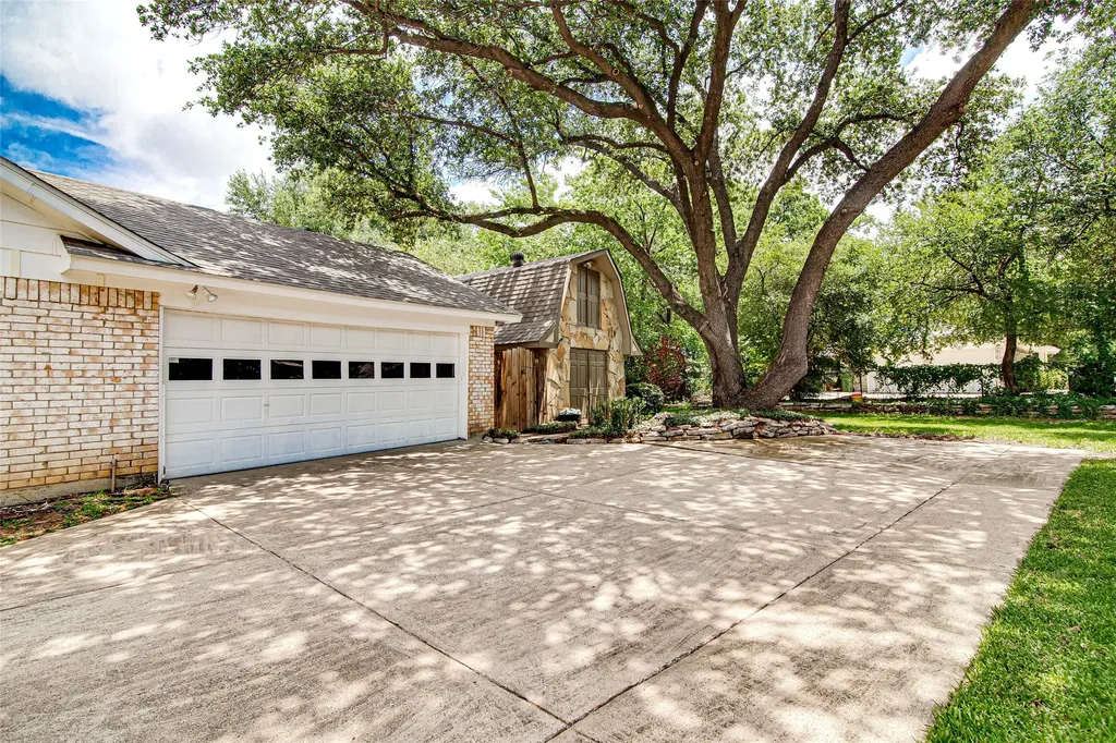 2900 Bedfordshire Bedford TX 76021