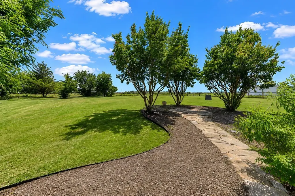 3817 Ganzer Road W Denton TX 76207