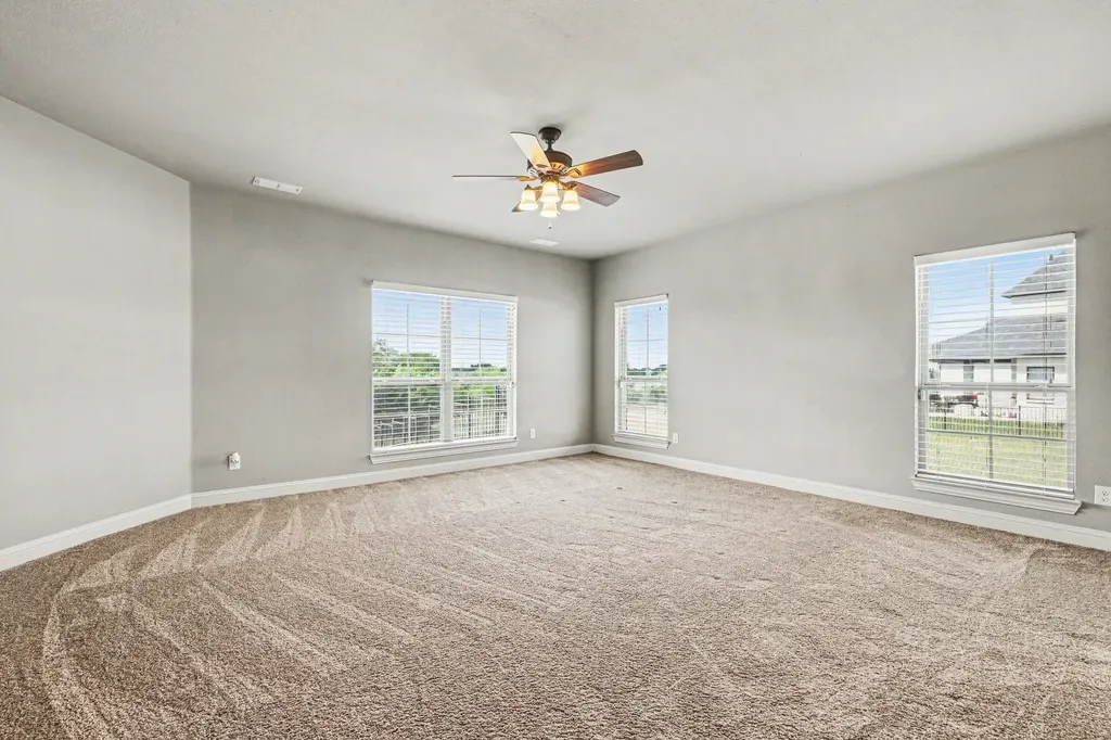 2016 Fox Bend Trace Gunter TX 75058