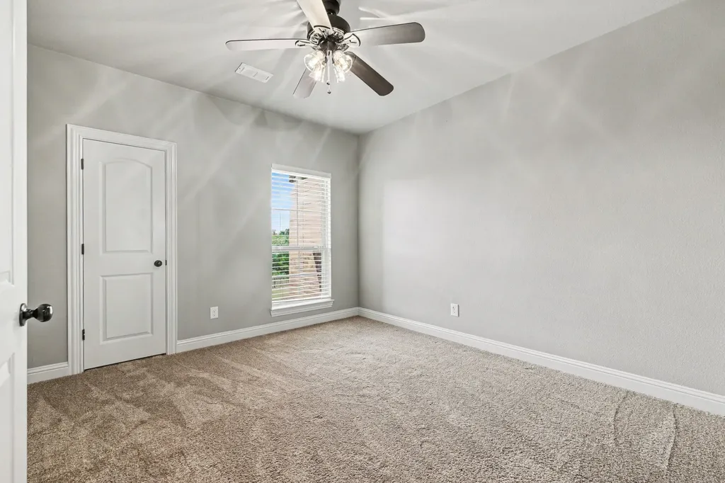 2016 Fox Bend Trace Gunter TX 75058