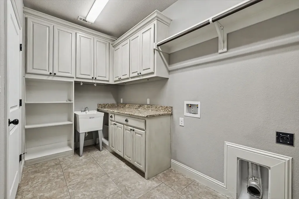 2016 Fox Bend Trace Gunter TX 75058