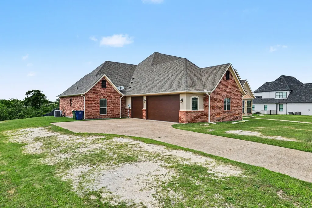 2016 Fox Bend Trace Gunter TX 75058