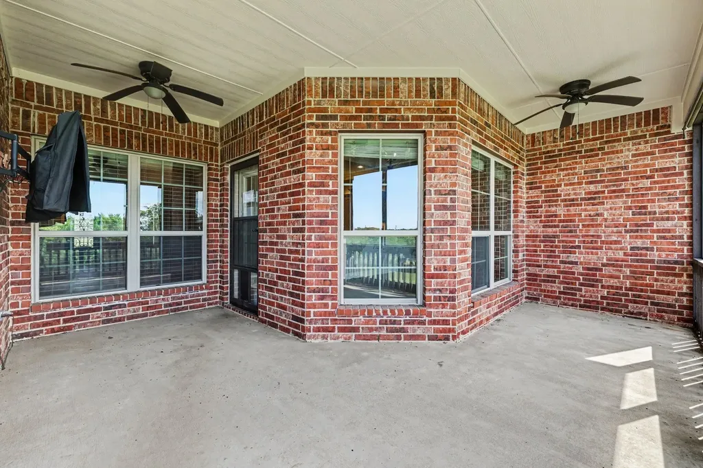 2016 Fox Bend Trace Gunter TX 75058