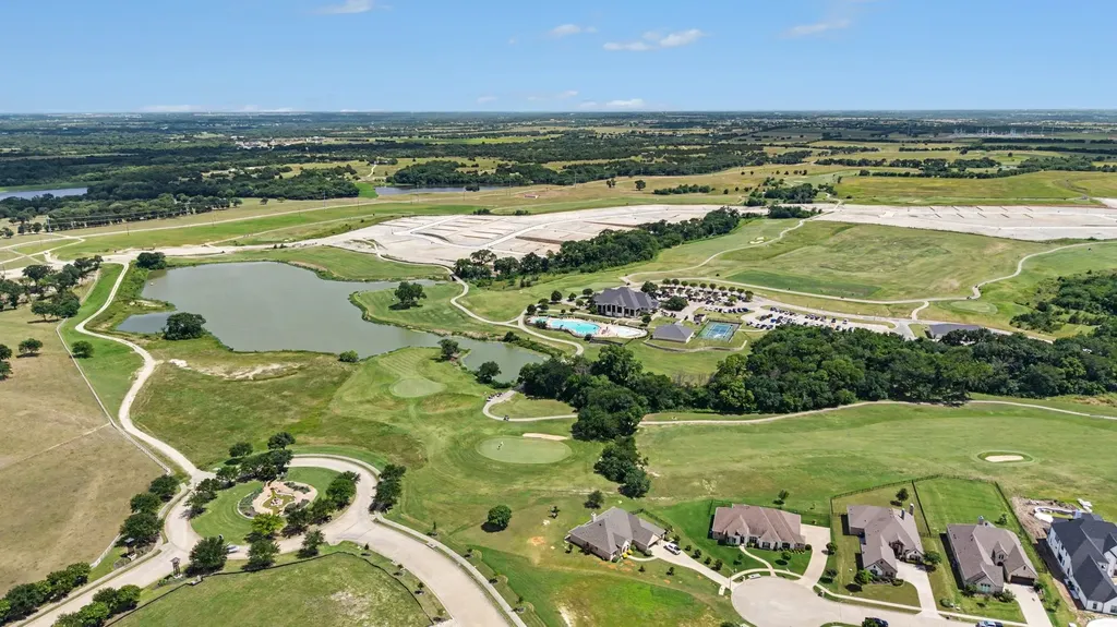 2016 Fox Bend Trace Gunter TX 75058