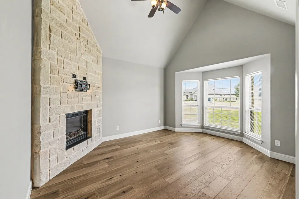 2016 Fox Bend Trace Gunter TX 75058