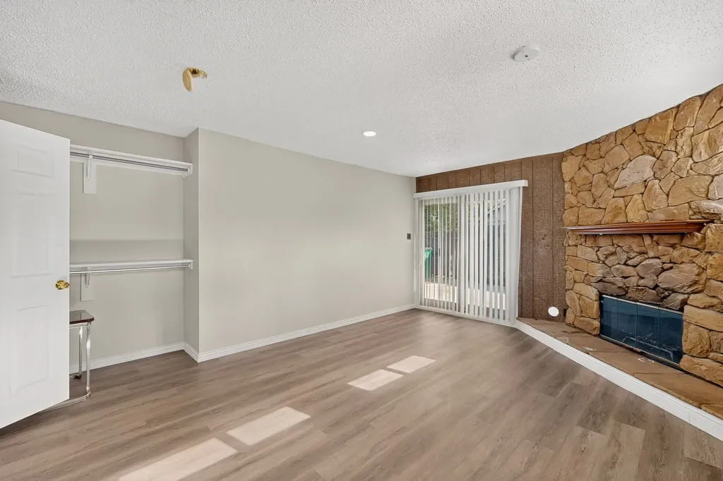 2041 Hemlock Drive Haltom City TX 76117