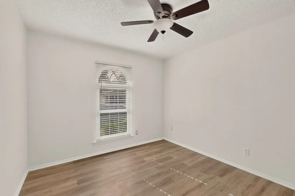 2041 Hemlock Drive Haltom City TX 76117