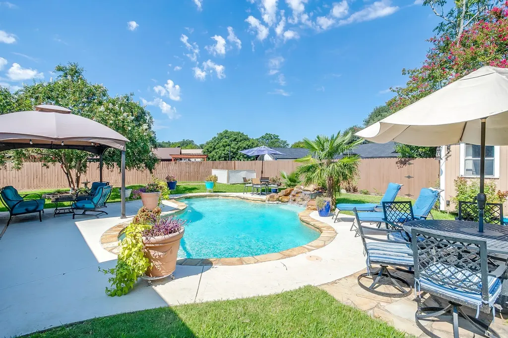 922 Highland Drive Cleburne TX 76033