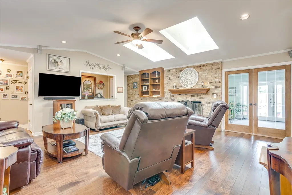 922 Highland Drive Cleburne TX 76033