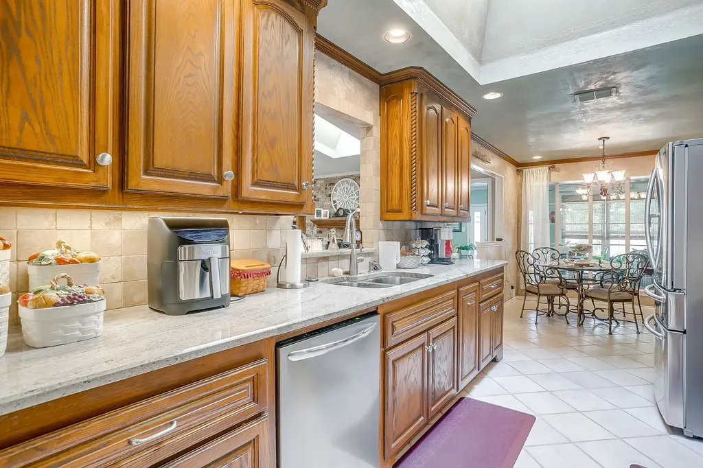 922 Highland Drive Cleburne TX 76033