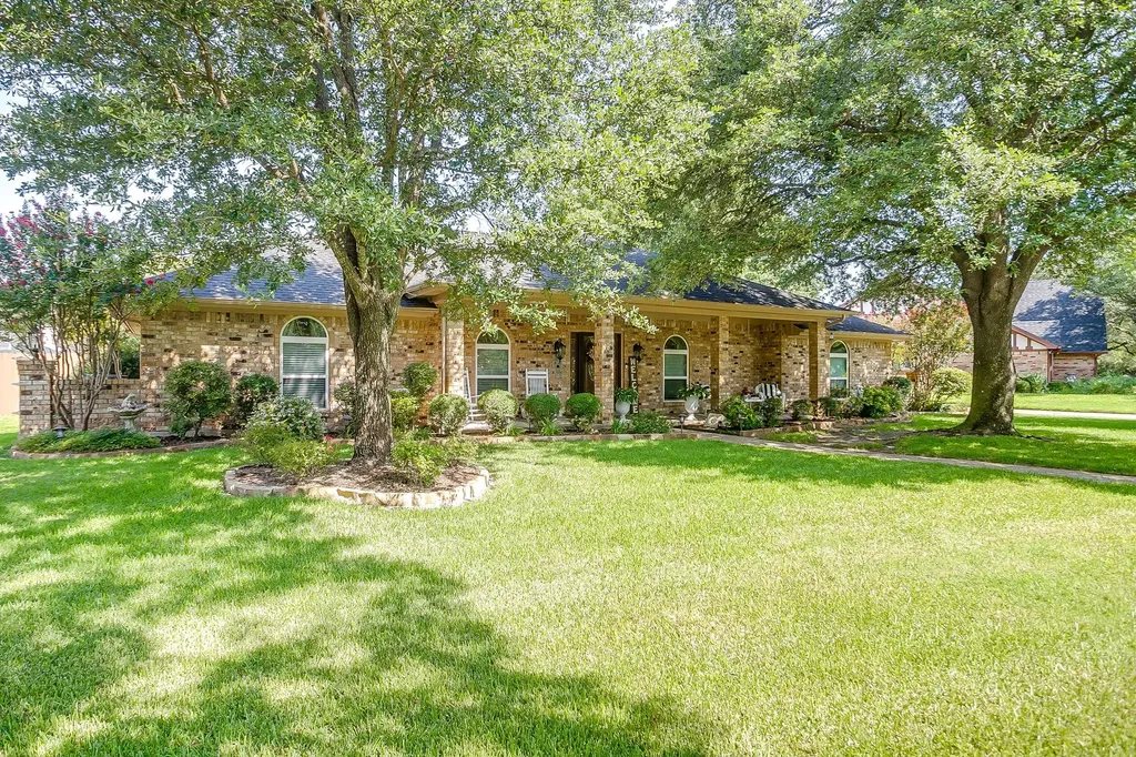 922 Highland Drive Cleburne TX 76033