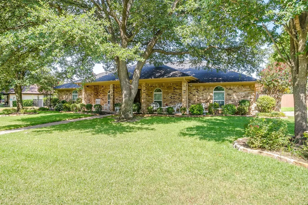 922 Highland Drive Cleburne TX 76033