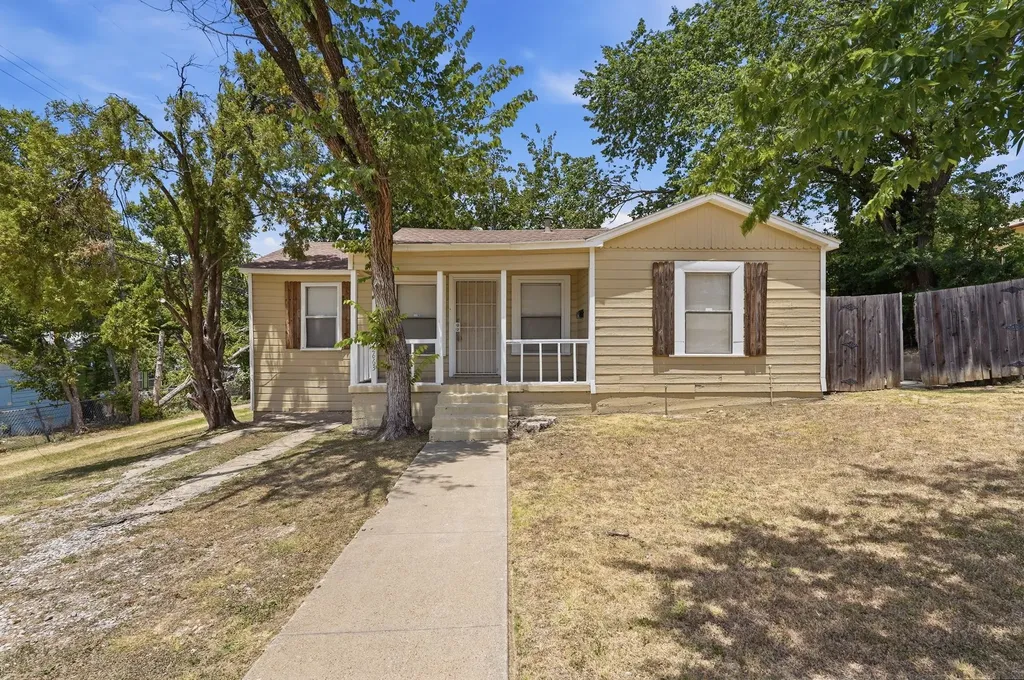 2663 Burton Avenue Fort Worth TX 76105