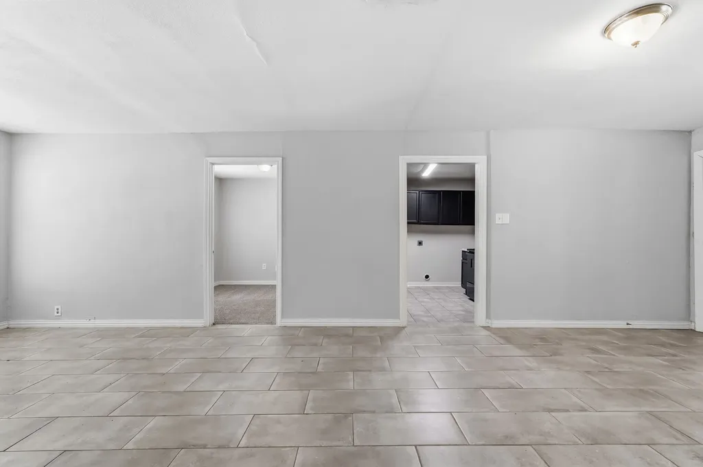 2663 Burton Avenue Fort Worth TX 76105