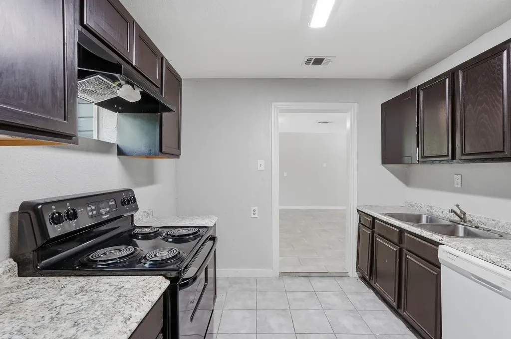 2663 Burton Avenue Fort Worth TX 76105