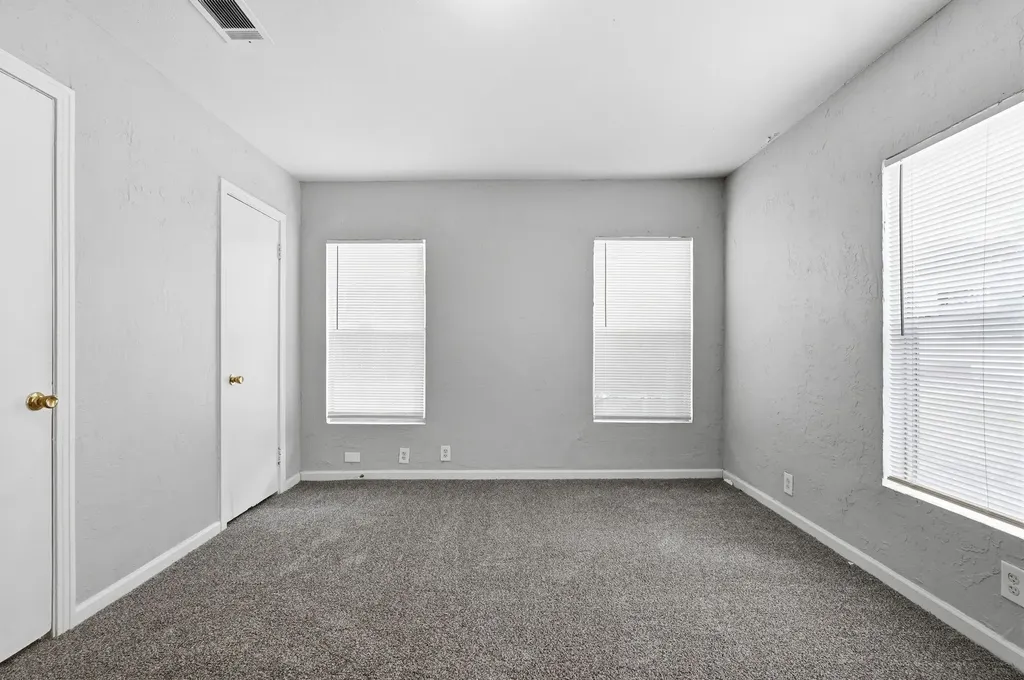 2663 Burton Avenue Fort Worth TX 76105