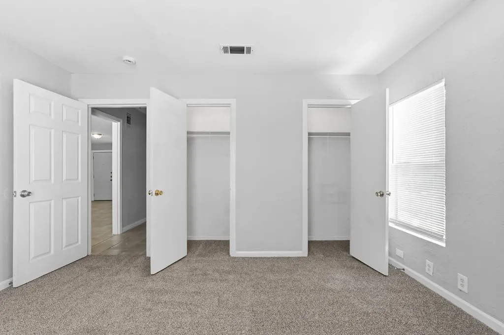 2663 Burton Avenue Fort Worth TX 76105