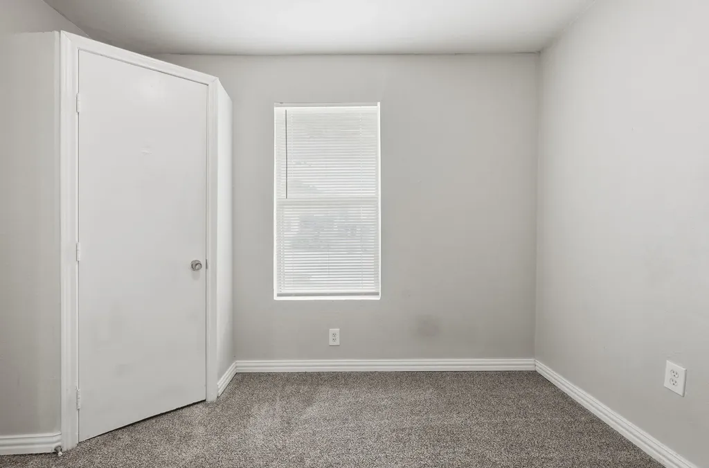 2663 Burton Avenue Fort Worth TX 76105