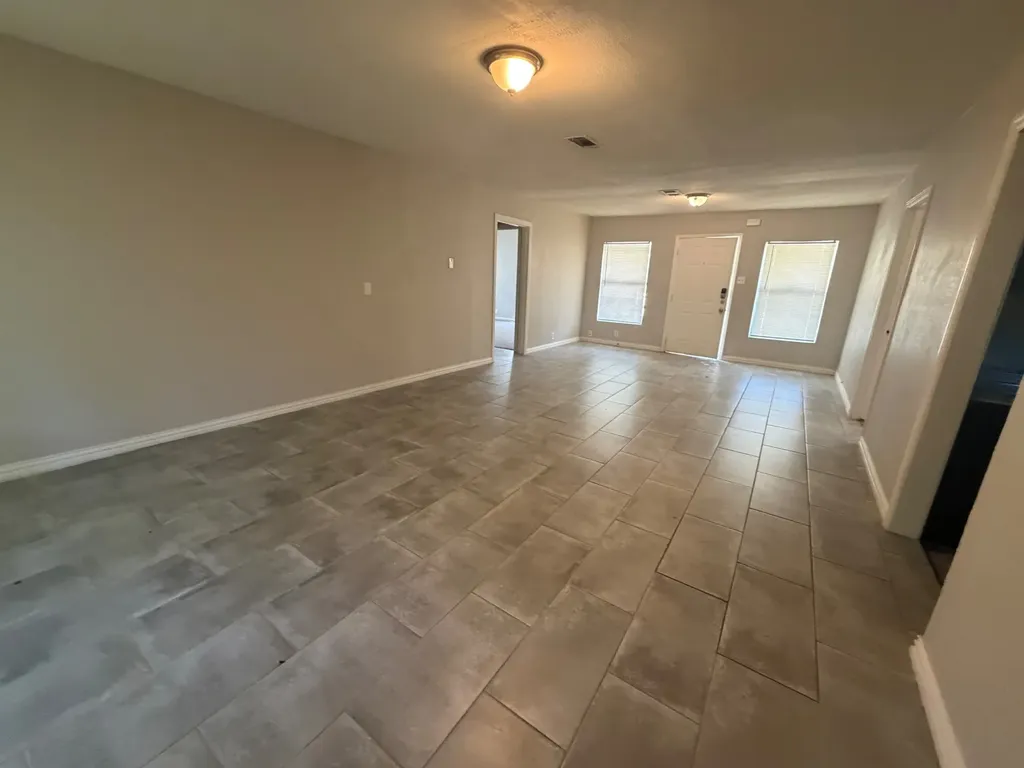 2663 Burton Avenue Fort Worth TX 76105