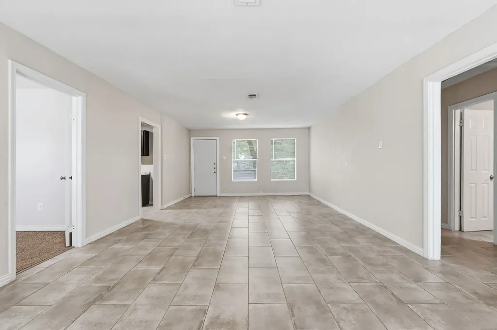 2663 Burton Avenue Fort Worth TX 76105