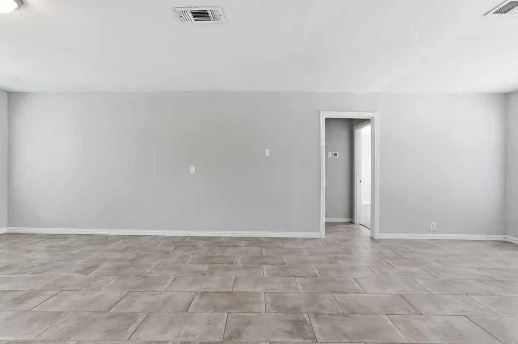 2663 Burton Avenue Fort Worth TX 76105