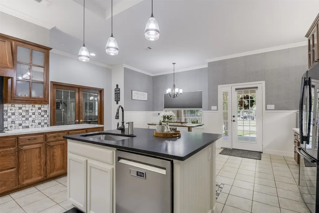 515 Seneca Drive Waxahachie TX 75165