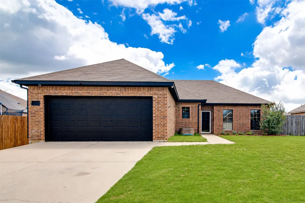 1015 Christine Street Keene TX 76031