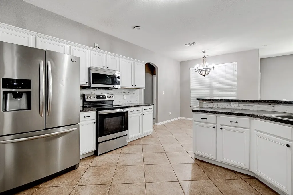 1015 Christine Street Keene TX 76031