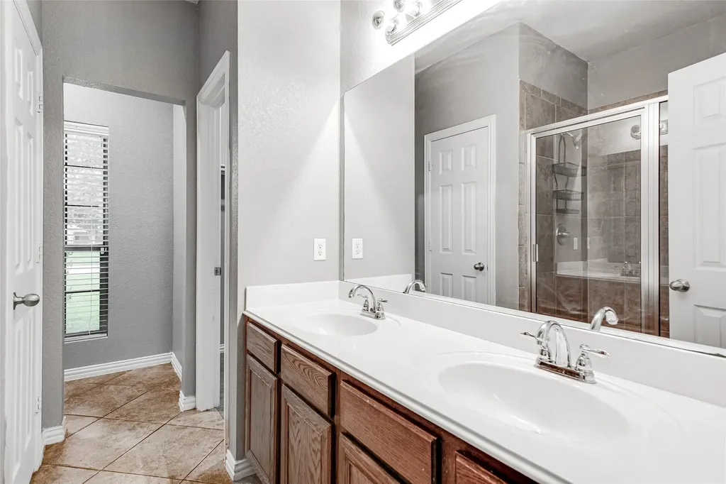 1015 Christine Street Keene TX 76031