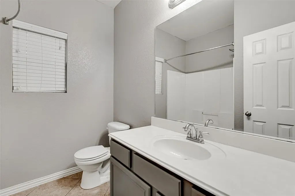 1015 Christine Street Keene TX 76031