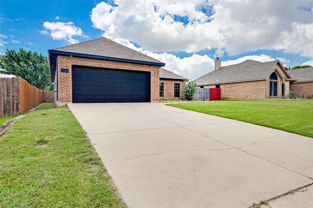 1015 Christine Street Keene TX 76031