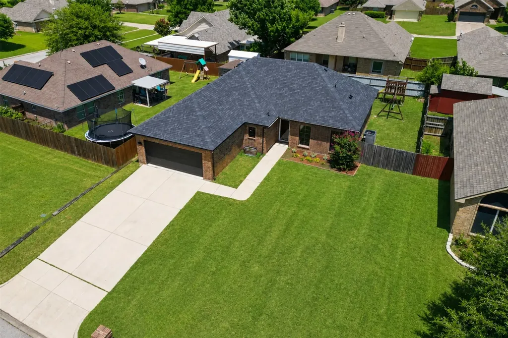 1015 Christine Street Keene TX 76031