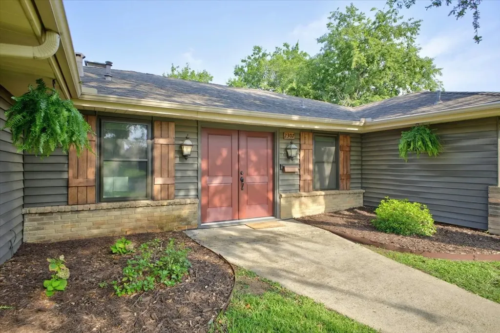 2307 Meadow Creek Drive Carrollton TX 75006