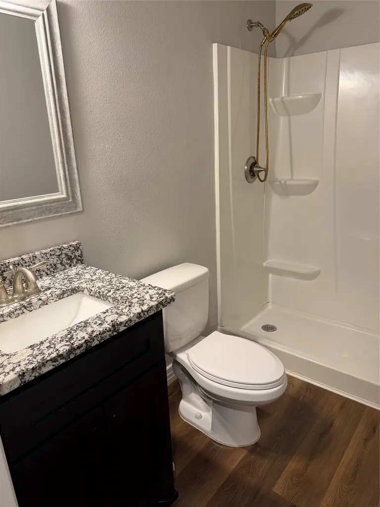 106 W Hull Street Denison TX 75021