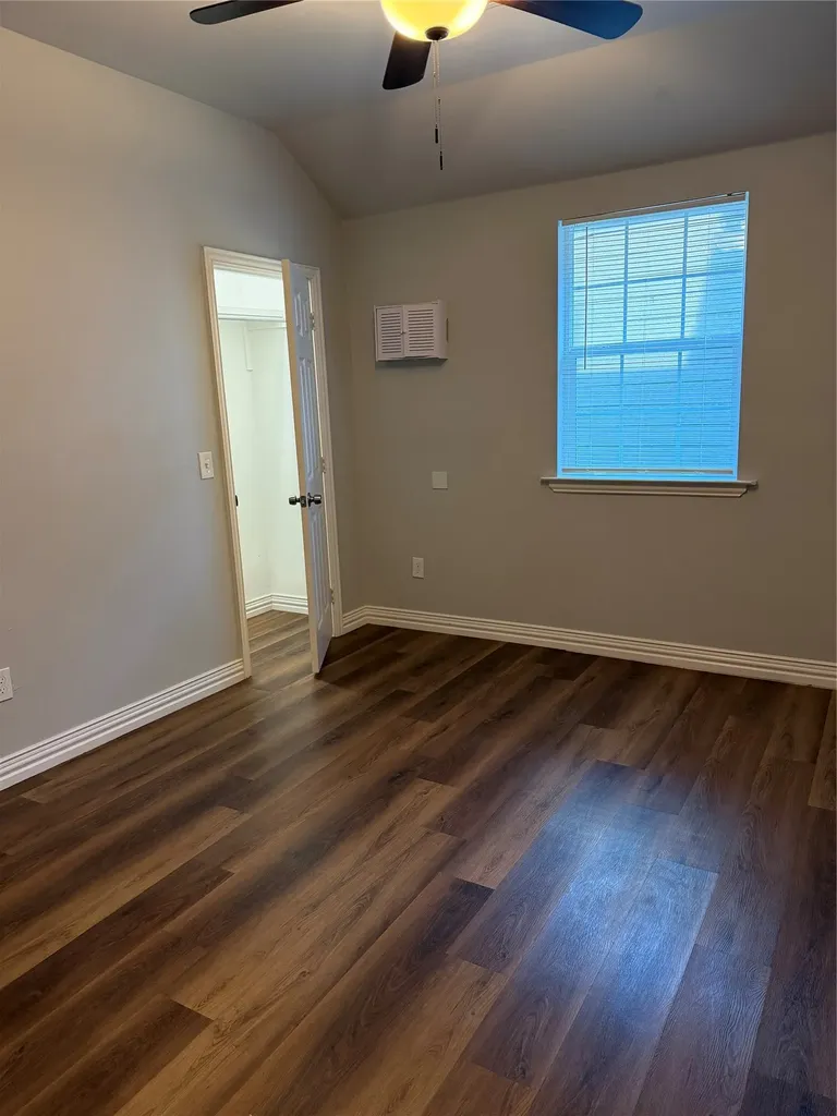 106 W Hull Street Denison TX 75021