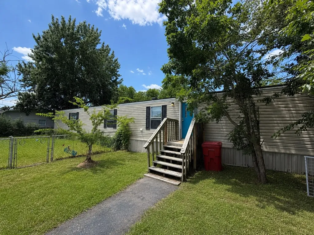 204 Mcelroy Street Southmayd TX 76273