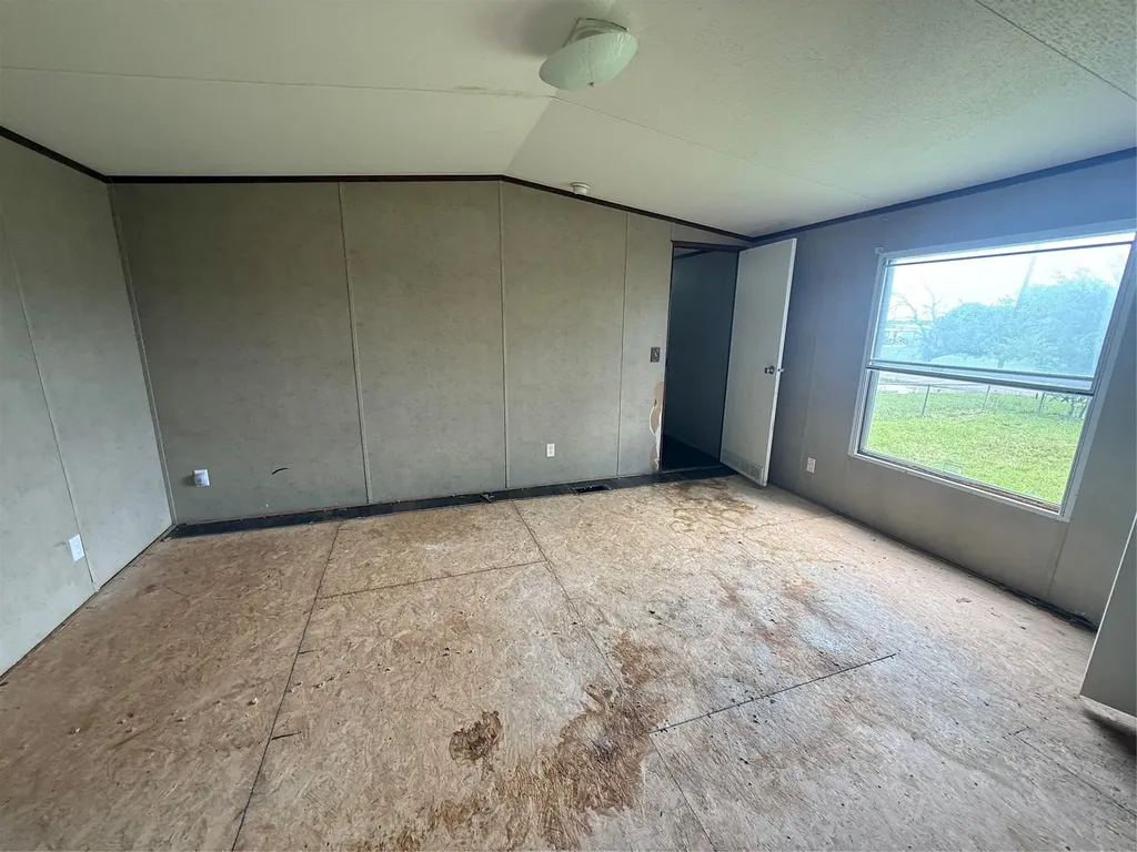 204 Mcelroy Street Southmayd TX 76273