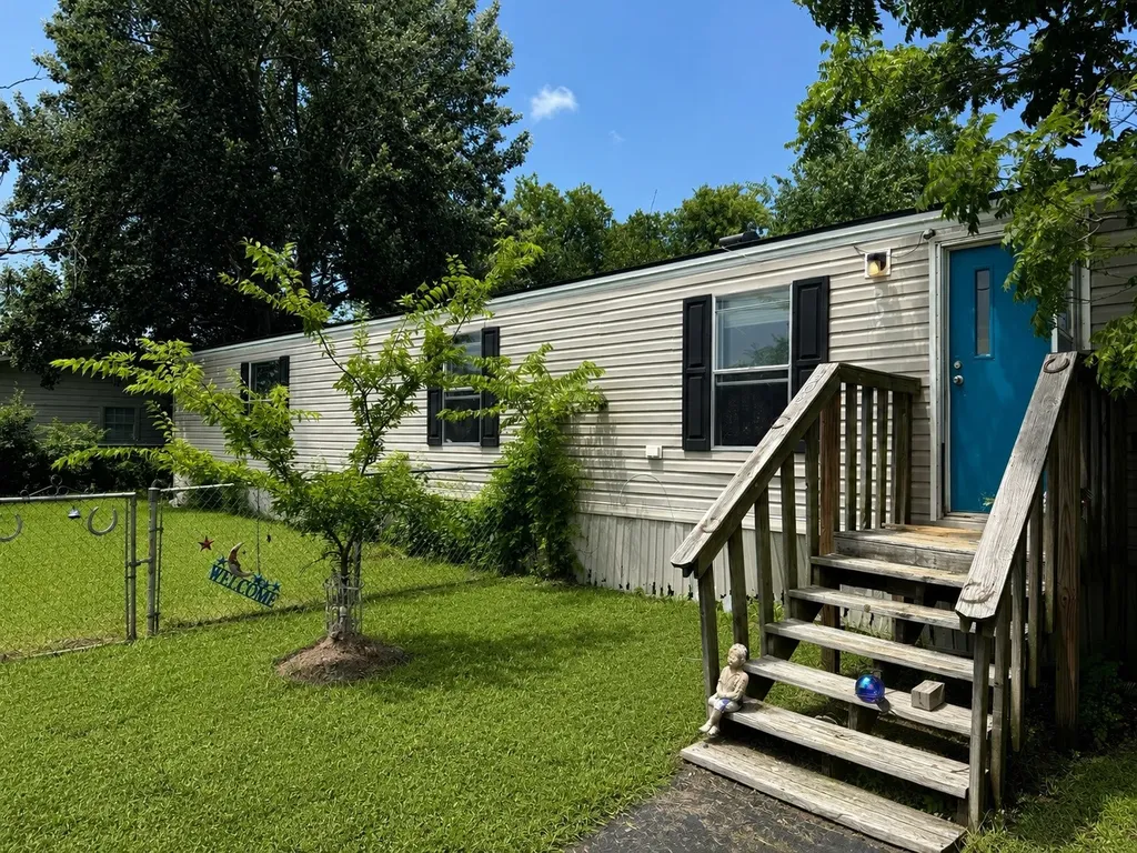 204 Mcelroy Street Southmayd TX 76273