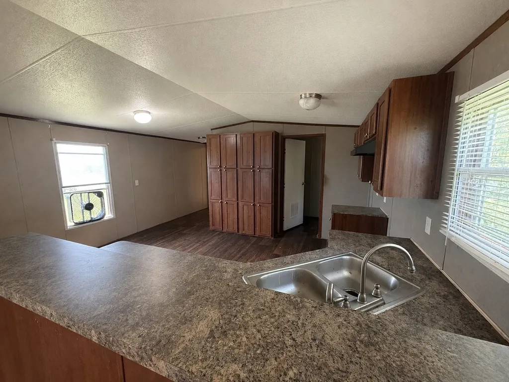 204 Mcelroy Street Southmayd TX 76273