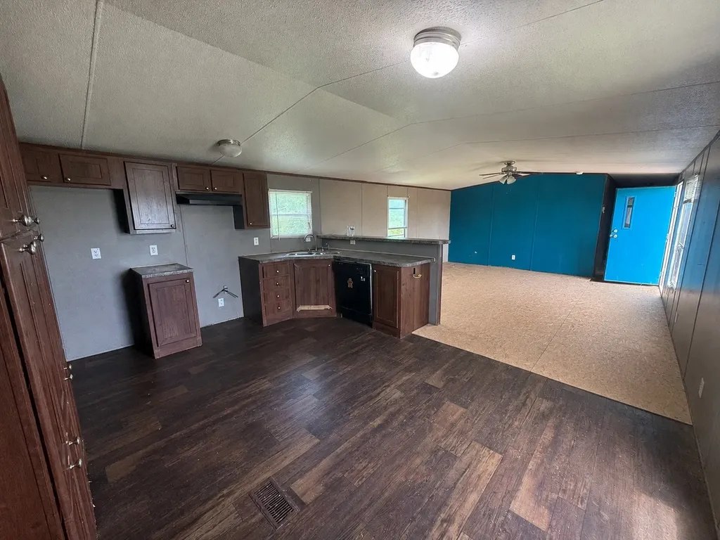 204 Mcelroy Street Southmayd TX 76273