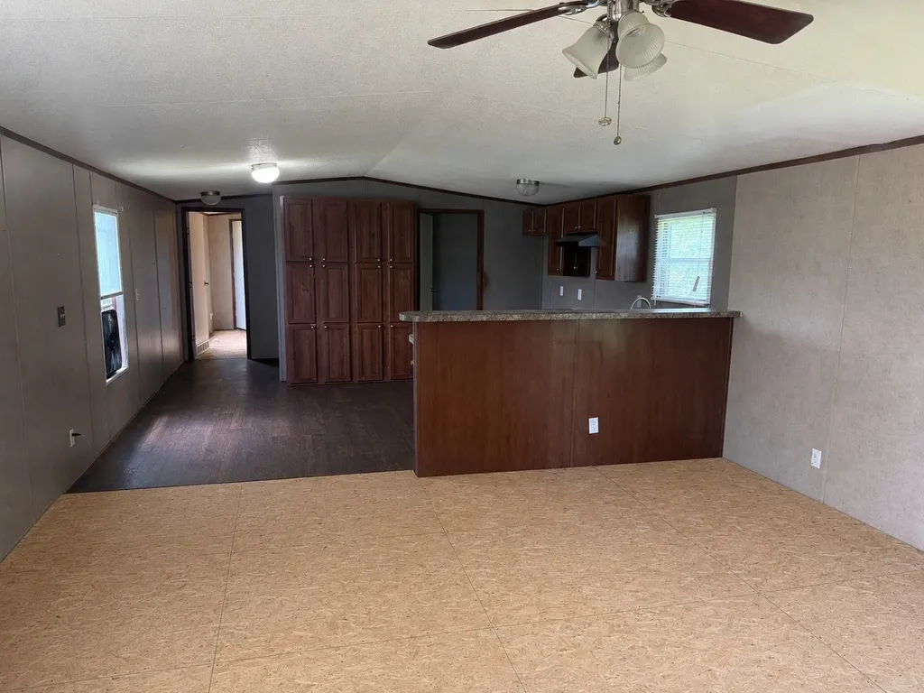 204 Mcelroy Street Southmayd TX 76273