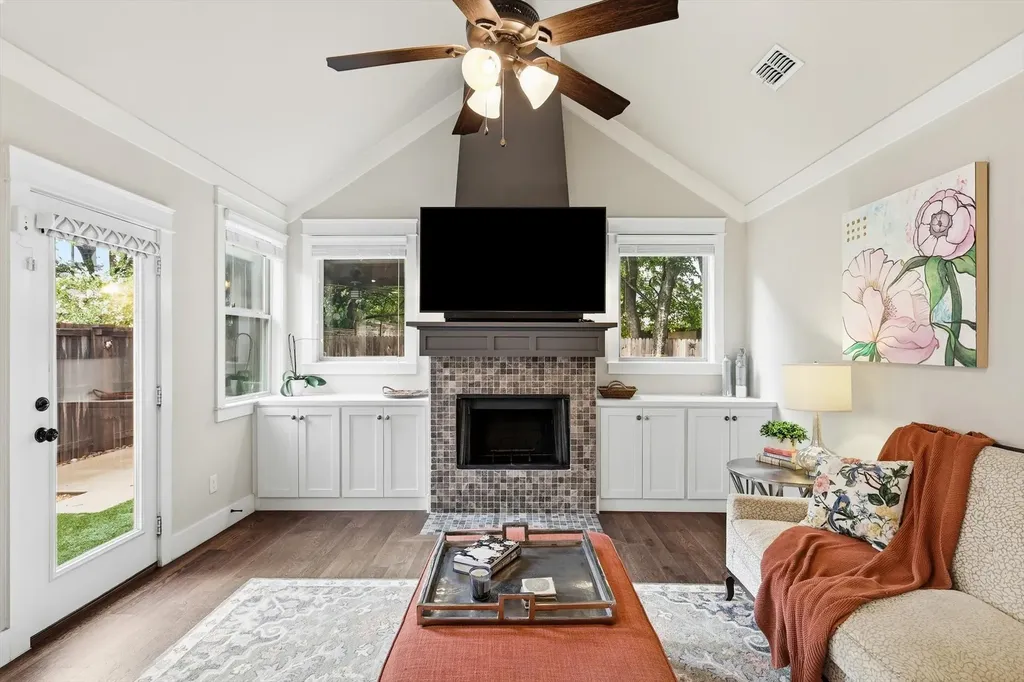 1302 Lela Street Mckinney TX 75069