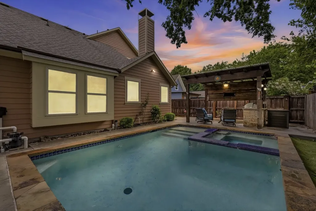 1302 Lela Street Mckinney TX 75069