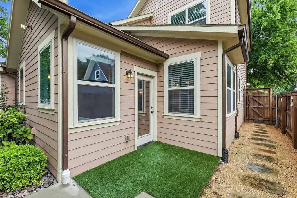 1302 Lela Street Mckinney TX 75069