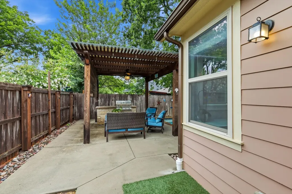 1302 Lela Street Mckinney TX 75069