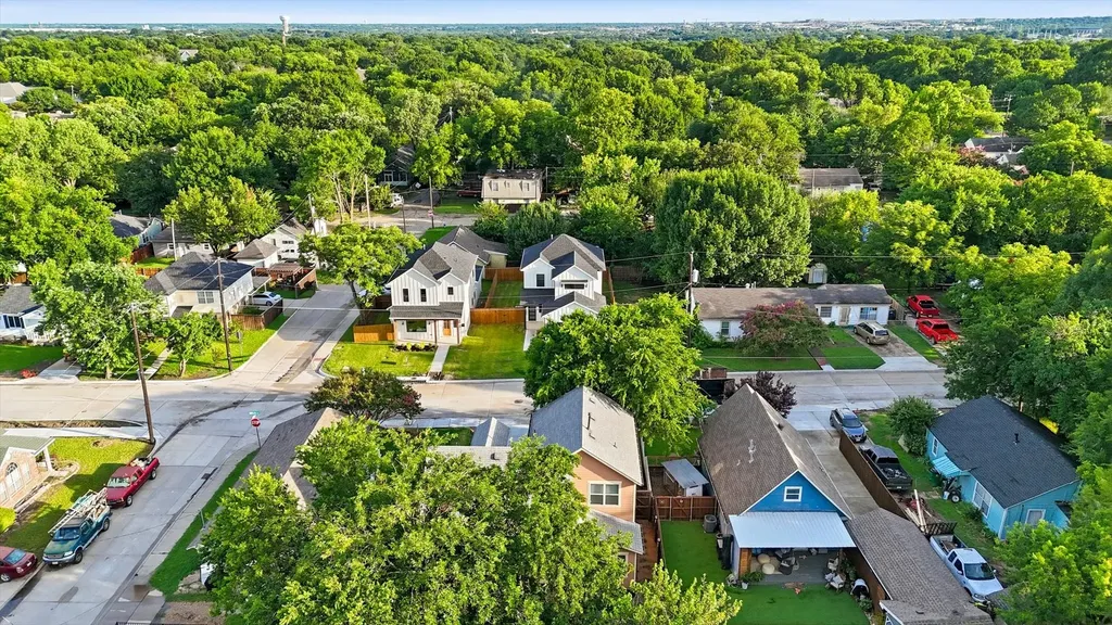1302 Lela Street Mckinney TX 75069