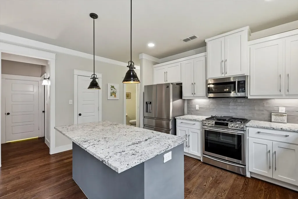 1302 Lela Street Mckinney TX 75069