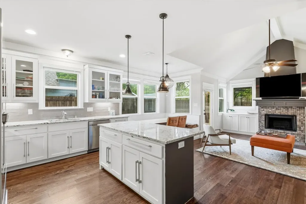 1302 Lela Street Mckinney TX 75069
